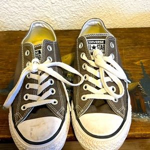 Gray converse in new condition. Little scuff on toe
